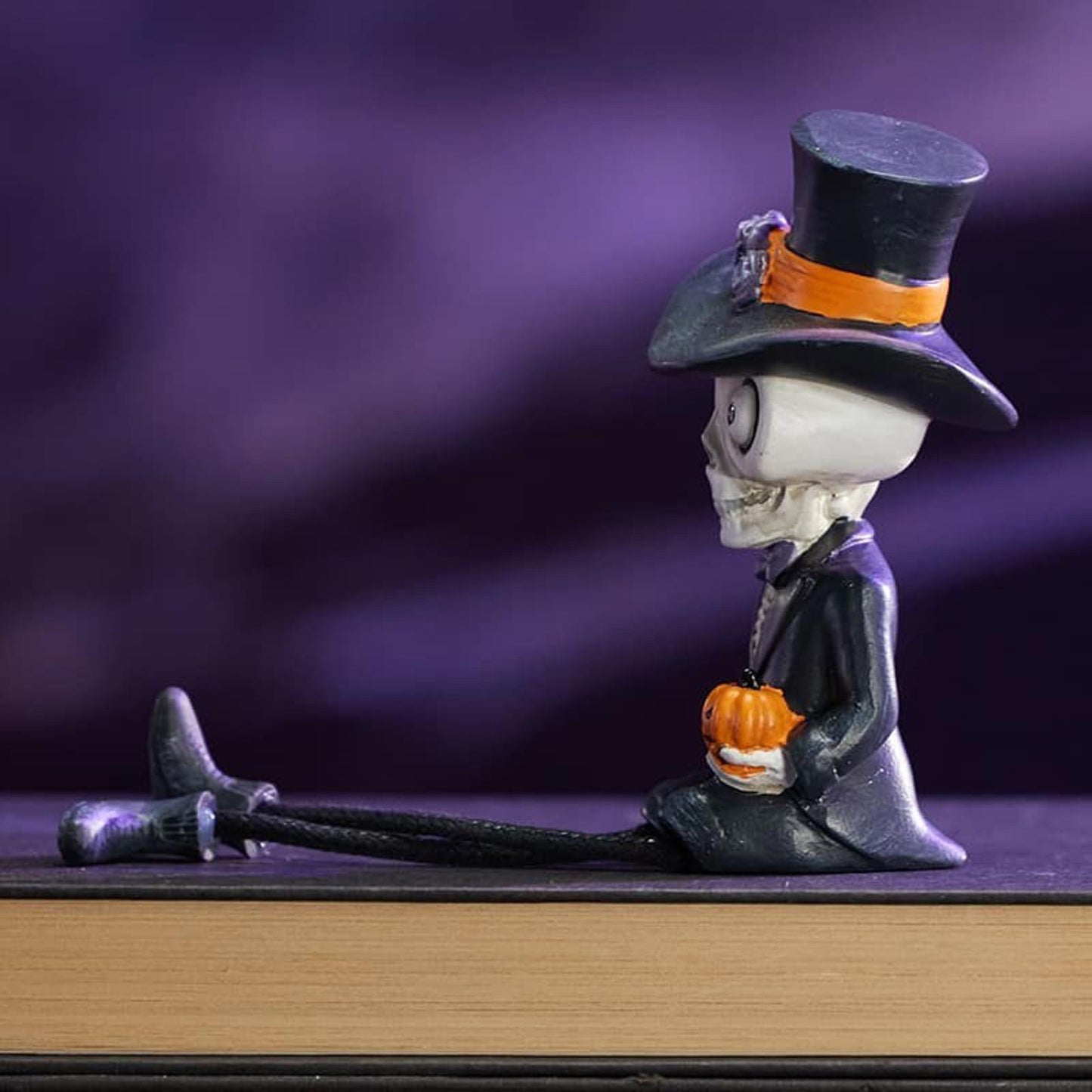 Cracker Barrel - 2025 Ghost Groom & Bride Shelf Sitter Set