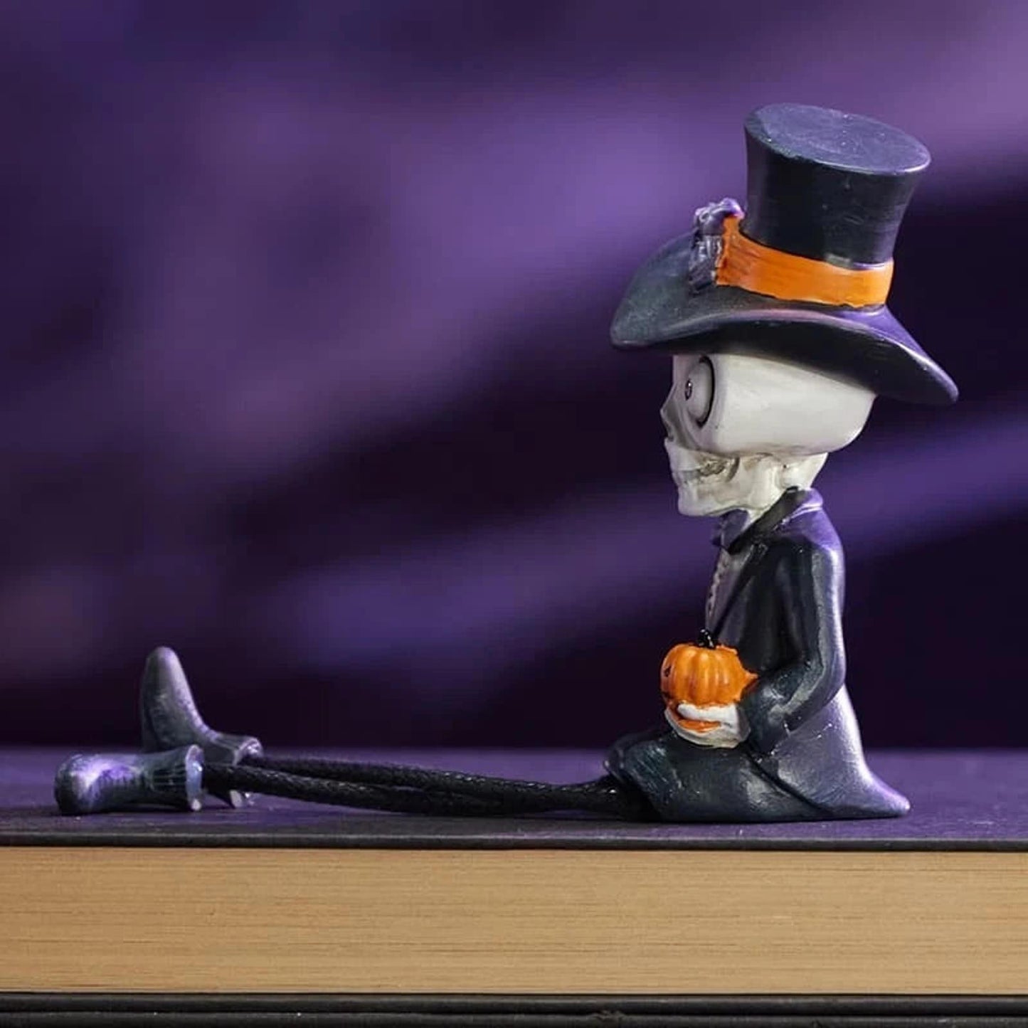 Cracker Barrel - Skeleton Ghost Groom Dangler Shelf Sitter