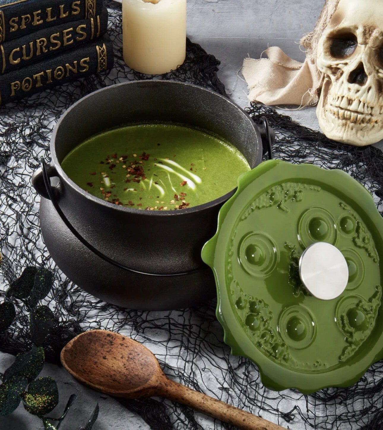 Smith & Clark - 4 Quart Cast Iron Cauldron Pot with Green 'Bubbling' Lid - Presale