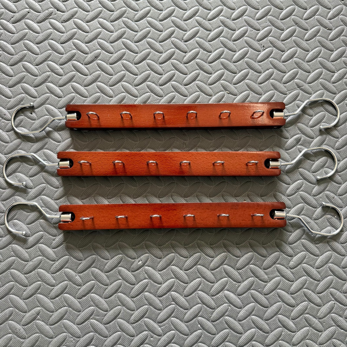Space Saving Hangers - Mahogany - Closet Organizer - 3 Pack