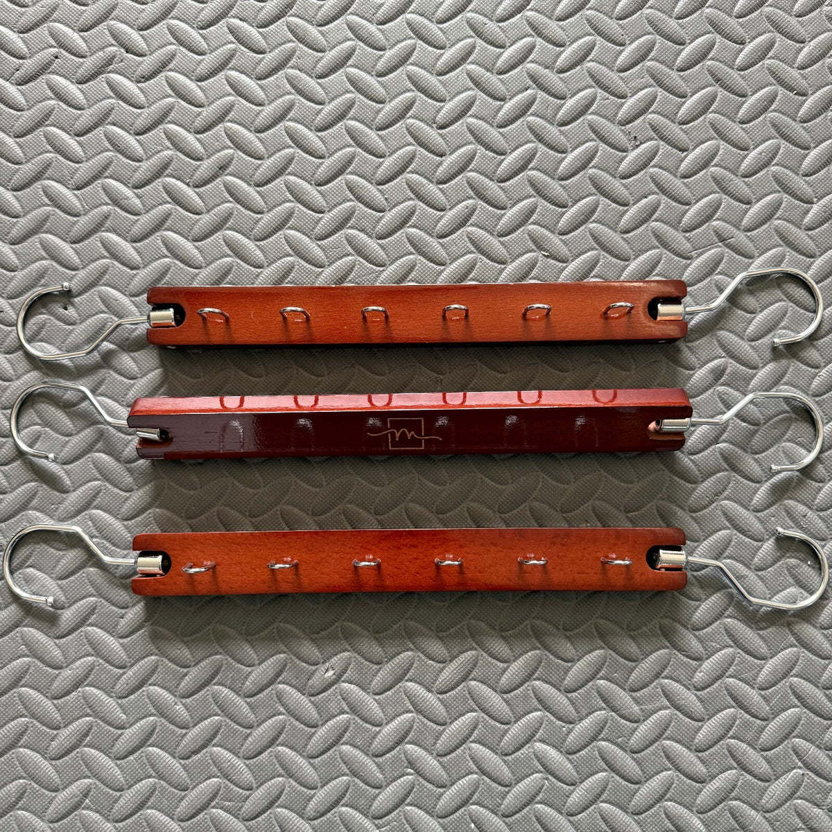 Space Saving Hangers - Mahogany - Closet Organizer - 3 Pack