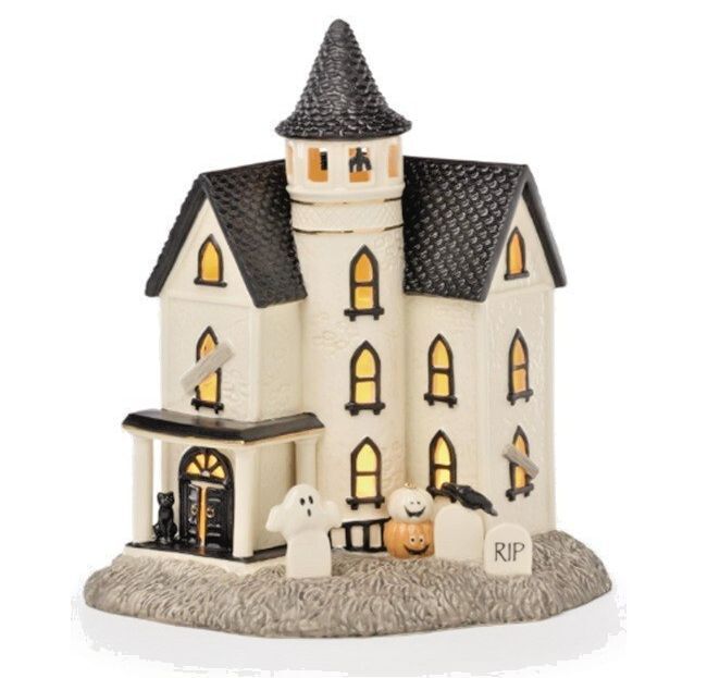 Lenox - Vintage Halloween Light Up Manor Figurine Porcelain Haunted House
