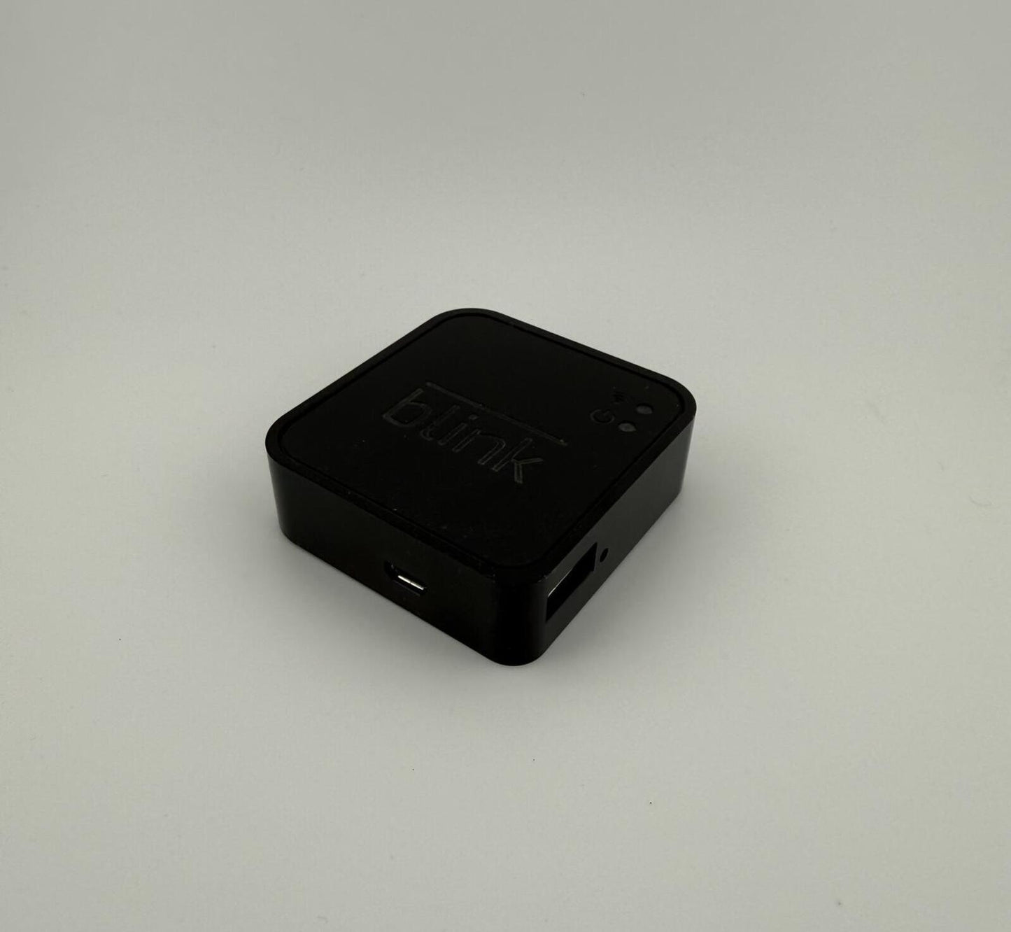 Blink XT Sync Module 1st Gen WIFI Indoor/Outdoor Home Security System BSM00203U